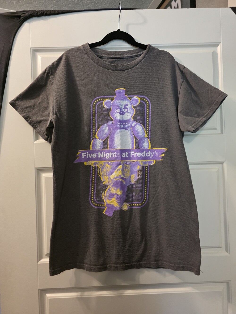 GUC Five Nights At Freddys Tee Size Small
